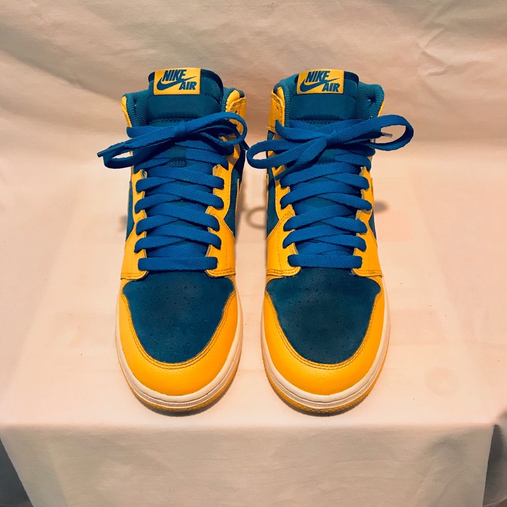 Retro Jordan 1 Laney Og High Sneakers